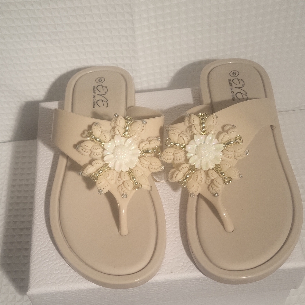 Eve Cream Floral Embellished Sandals